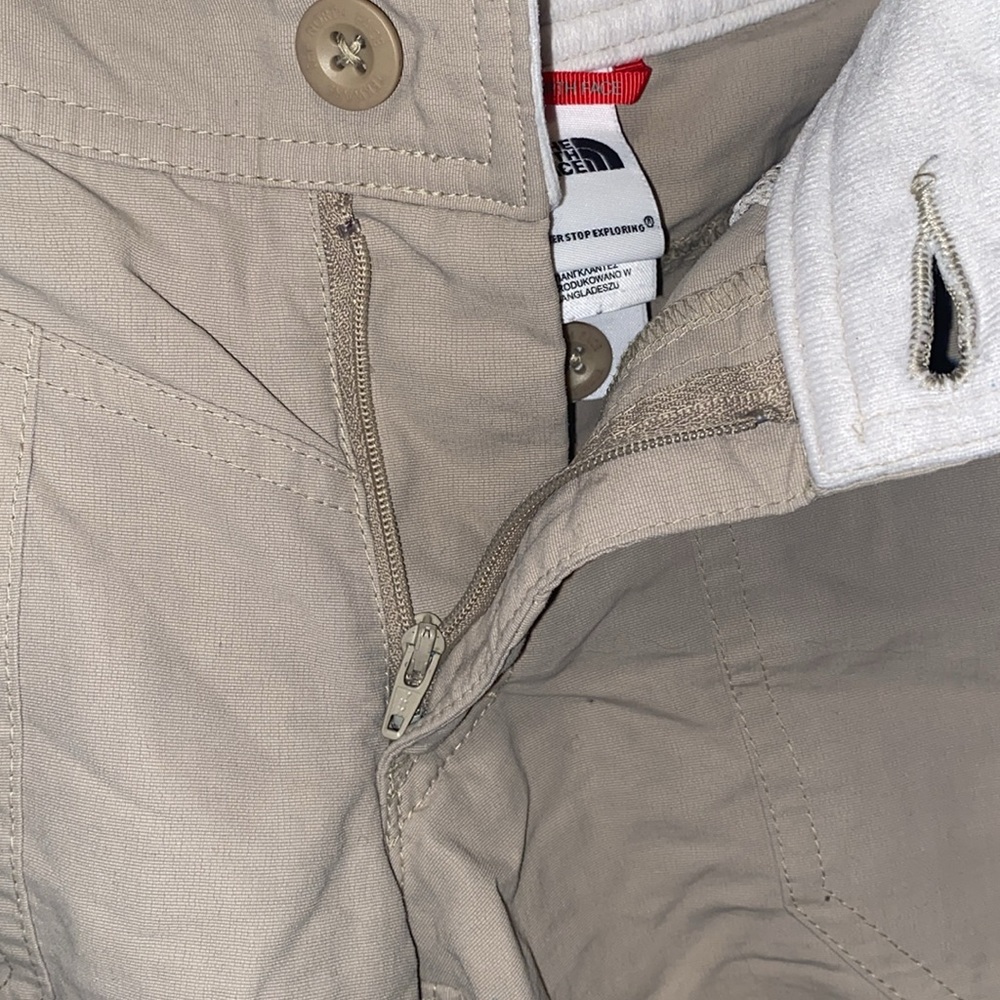North Face Shorts - Picture 10 of 10